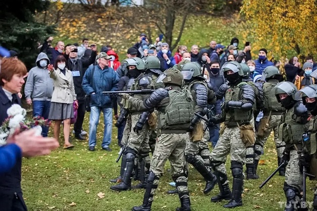 В Минске разгоняли протест шумовыми гранатами и резиновыми пулями