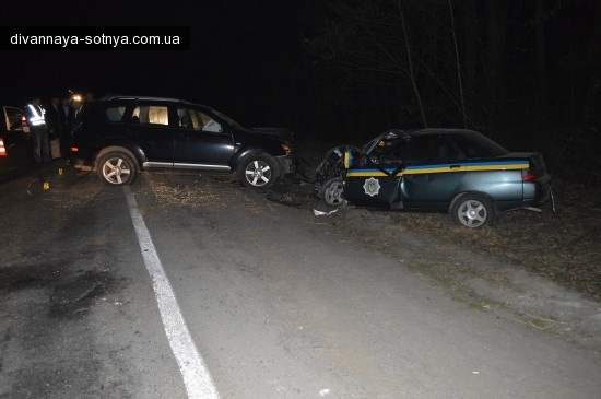 Джип снес патрульное авто ГАИ