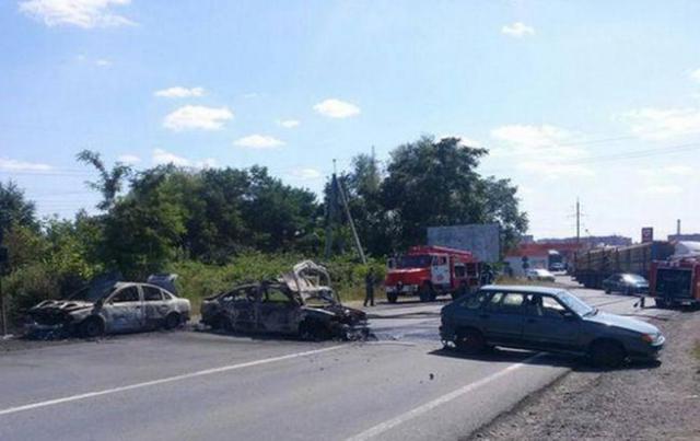 Жителі Мукачевого упізнали озброєного молодика у спортивках біля блокпосту