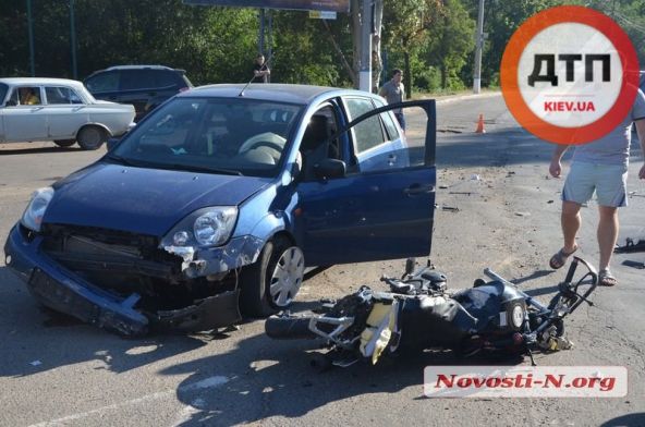 ЖУТКОЕ МОТО-ДТП В НИКОЛАЕВЕ: НА ПЕРЕКРЕСТКЕ СМЕРТИ В СТОЛКНОВЕНИИ С FORD FOCUS НАСМЕРТЬ РАЗБИЛСЯ МОТОЦИКЛИСТ