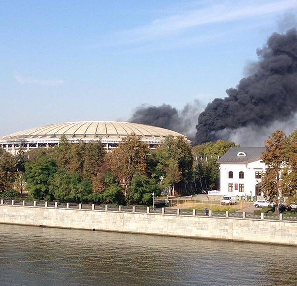 В Москве горит стадион «Лужники»