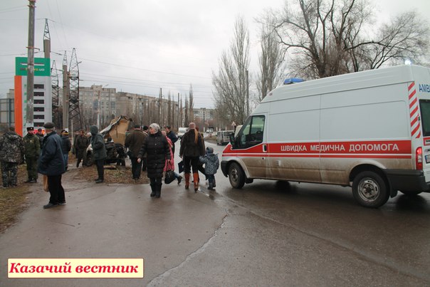 Жахливе ДТП в Стаханові: машину розірвало на частини, є жертви