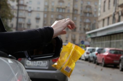 За бросок мимо урны киевляне заплатят 22 тыс. гривен