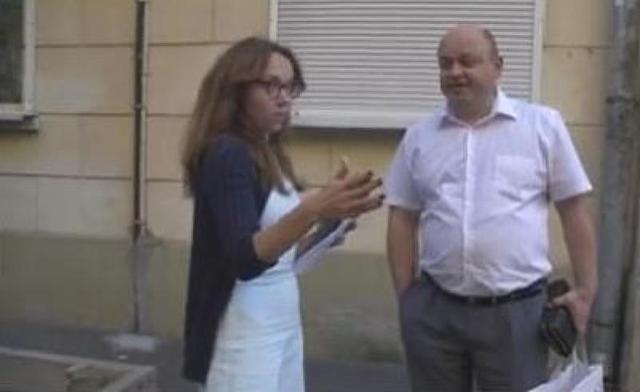 Это моей бабушки - прокурор рассмеялся, оправдываясь за дорогое авто