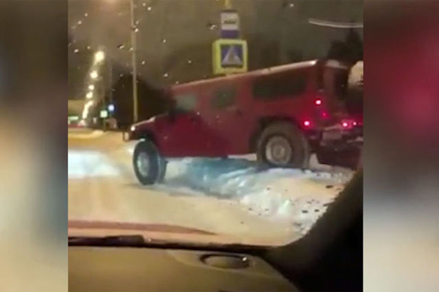 Суд арестовал владельца вишневого Hummer на 14 суток за лихачества у МГУ