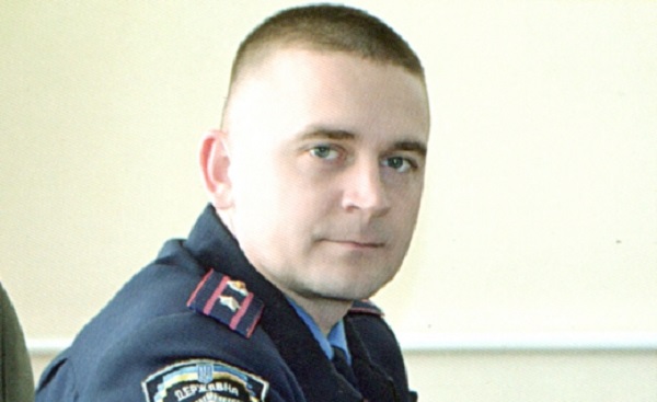 Полицейский за 500 долларов обещал «освободить» автомобиль