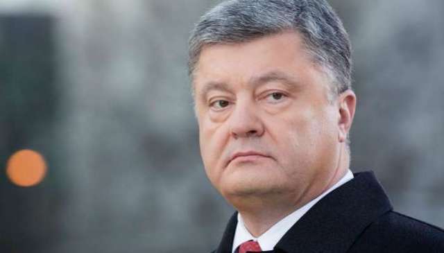 Порошенко: над Украиной до сих пор нависает угроза полномасштабной войны с РФ