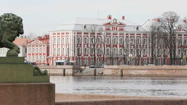 СПБГУ заявил, что расторг договор с депортированным преподавателем после письма из ФСБ