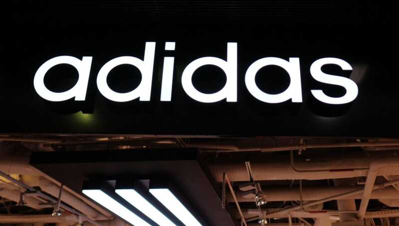 В Германии обыскали офисы Adidas