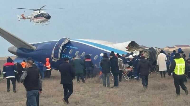 Пассажиры, пережившие крушение самолета в Актау, поделились своими воспоминаниями о происшествии