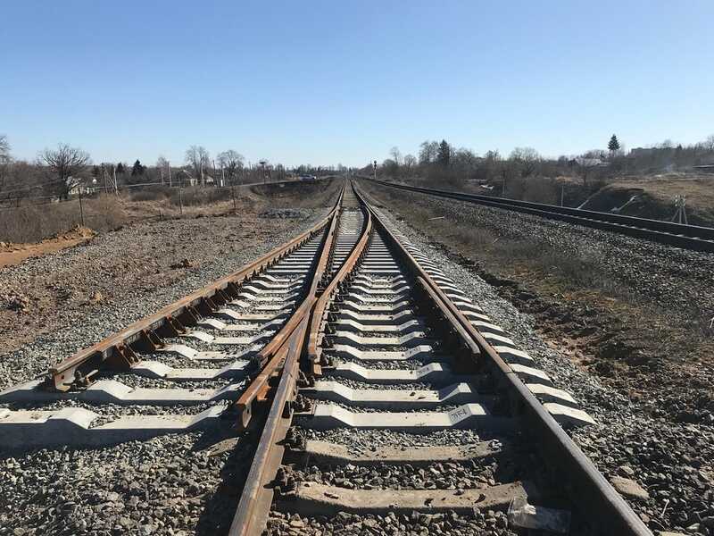 В Усть-Куте водитель "Газели" едва не погиб под колесами поезда