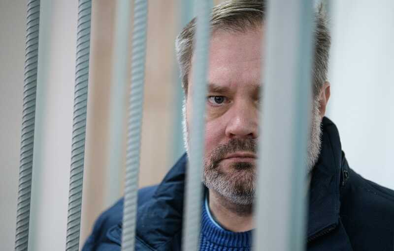 Бывший мэр Дегтярска Владимир Пильников признался во взятках и просится на фронт
