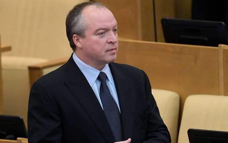 Как Алишер Усманов помогал скрывать тюремное прошлое депутата Андрея Скоча
