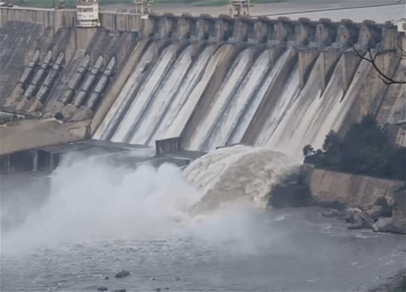 Индия снова начала выпускать воду в Пакистан