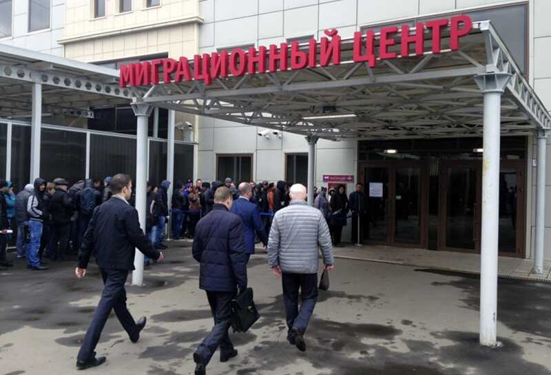 В миграционном центре в Новой Москве скончался мигрант из-за проблем с сердцем