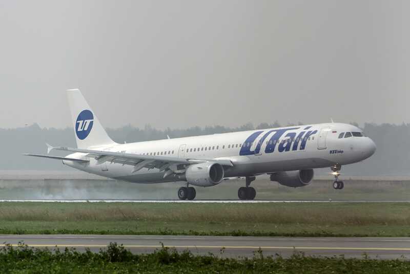 Самолет UTair, вылетевший из Дубая, вернулся в аэропорт из-за технической неполадки