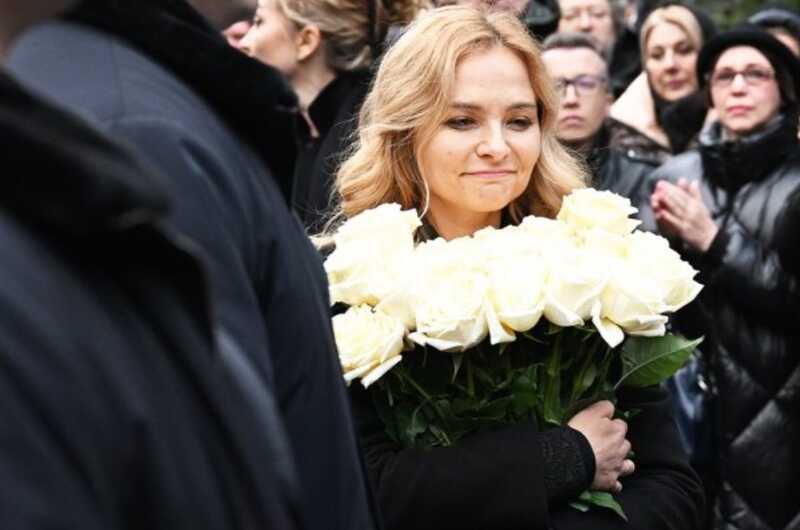 Вдова Левкина ведет переговоры по созданию памятника певцу