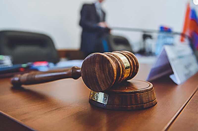 Французский суд приговорил к 20 годам бывшего медика, обвиняемого в сексуализированном насилии по отношению к сотням детей