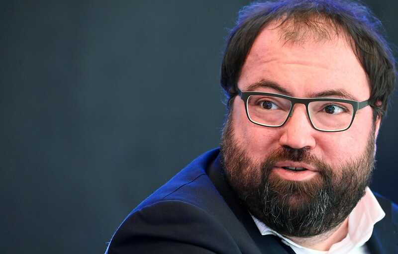 Госуслуги трещат по швам: как МФЦ и Минцифры бросают россиян один на один с аферистами