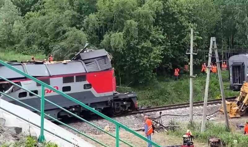 При крушении поезда в Брянской области погибла врач: её дети в критическом состоянии