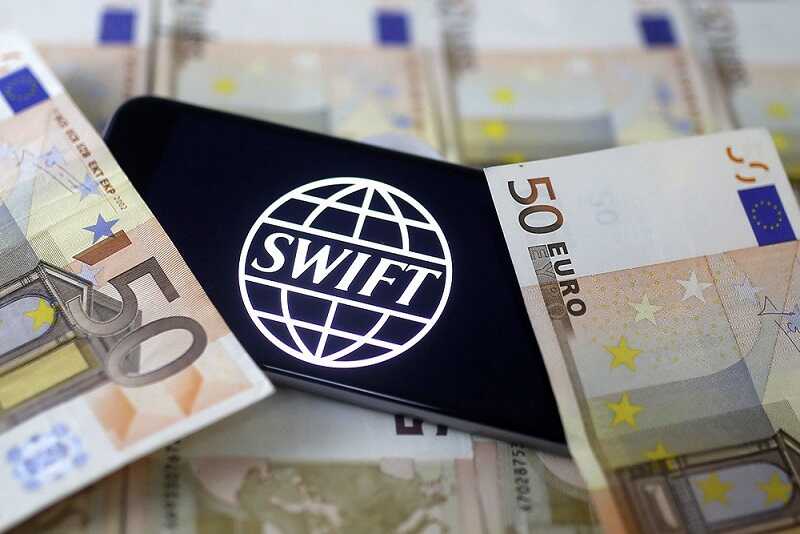 Евросоюз отключит 22 российских банка от SWIFT в новом санкционном пакете