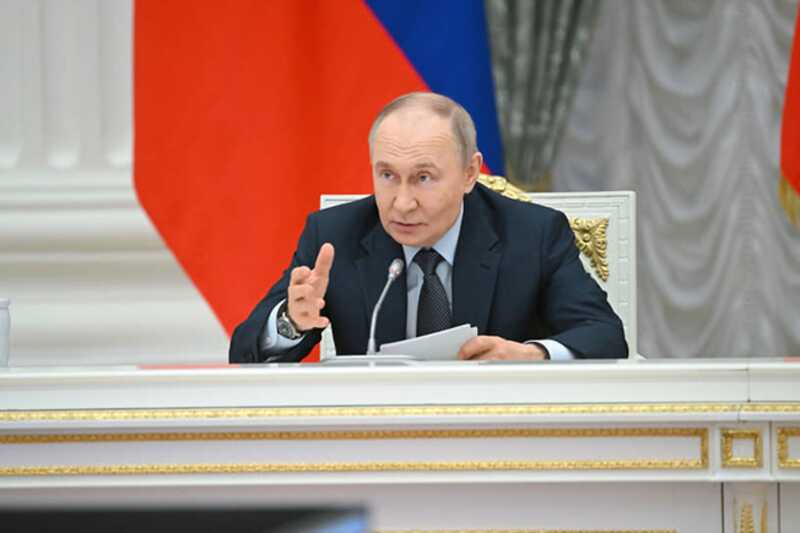 Путин поручил усилить ядерную триаду и обновить арсеналы