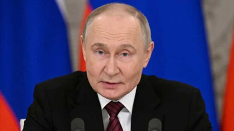 Путин позволил лицам без гражданства из других стран поступать на службу в российскую армию по контракту