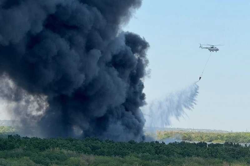 Полиция перекрыла улицы из-за крупного пожара в Ростове