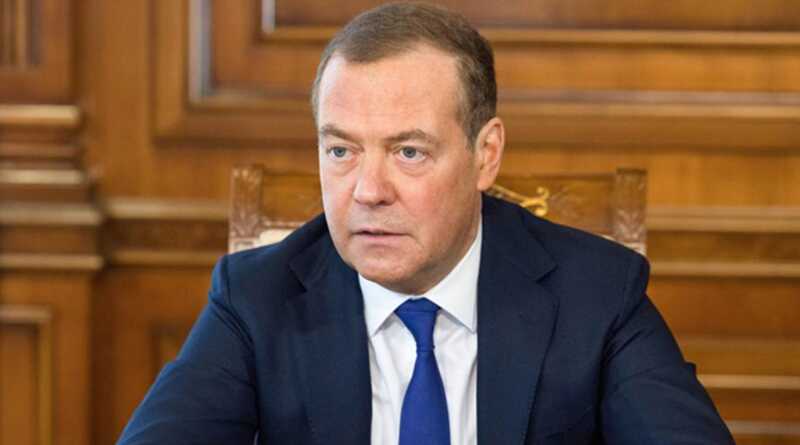 Заместитель председателя Совбеза Медведев охарактеризовал требование Трампа как «театральное» и неэффективное