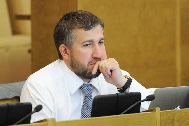 Как депутат Григорий Аникеев использует близких для личной выгоды и ухода от налогов