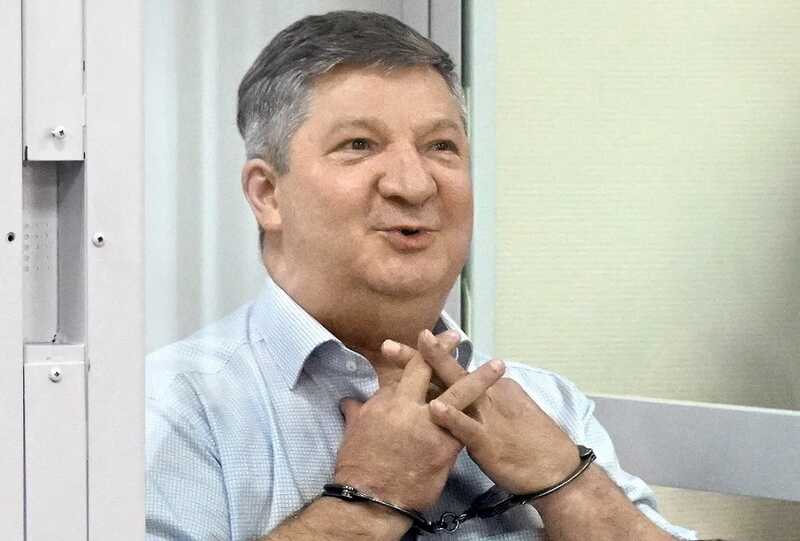 Осужденный генерал Халил Арсланов пытается избежать тюрьмы, отправившись на фронт