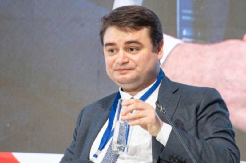 Минпромторг под контролем Василия Осьмакова: бюджетные миллиарды оседают у друзей и приближённых
