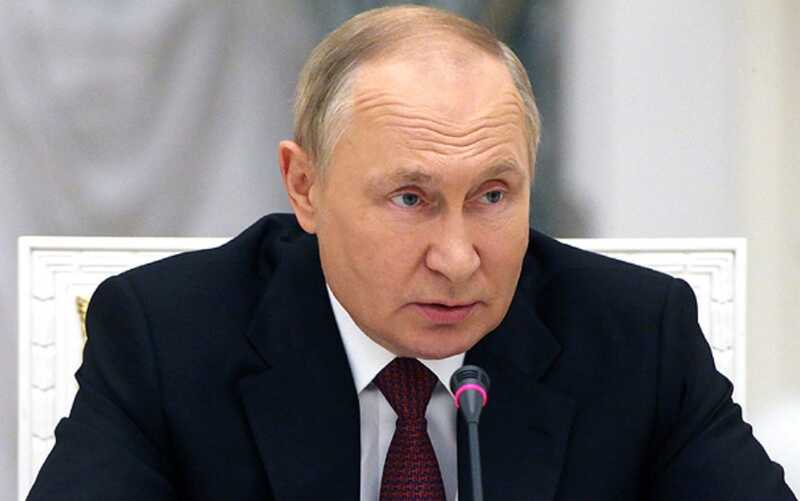 Путин отказывается от вывода войск из оккупированных областей, но требует контроля над Донбассом