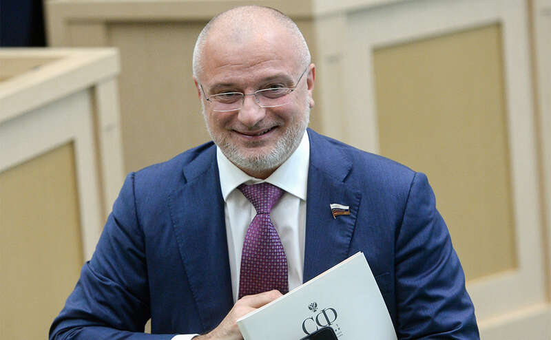 Собачий вопрос их испортил: Володин против Клишаса